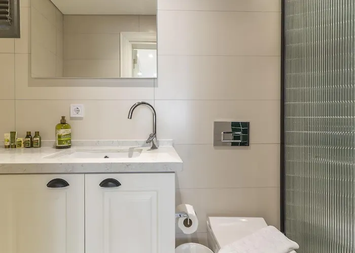 Naro Alacati Koeyici Çeşme