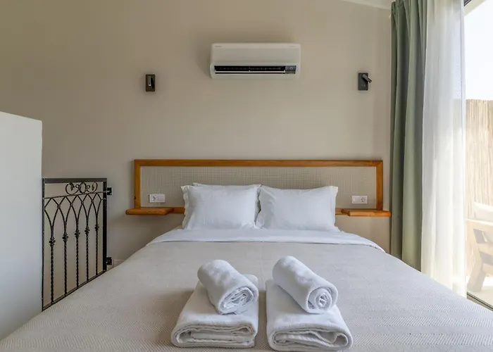 Naro Alacati Koeyici Çeşme