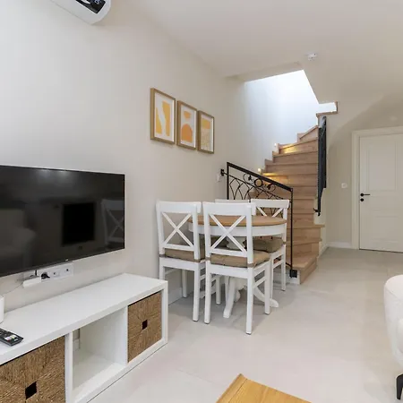 Naro Alacati Koeyici Apartament