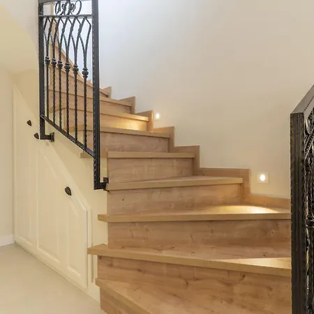 Naro Alacati Koeyici * Çeşme