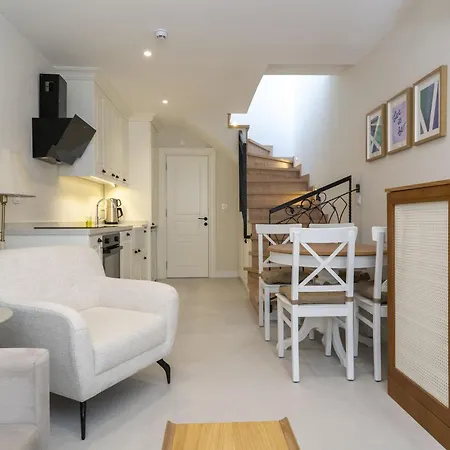 Naro Alacati Koeyici * Çeşme