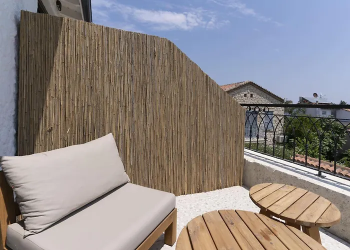 Naro Alaçatı Köyiçi *