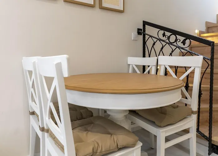 Naro Alaçatı Köyiçi