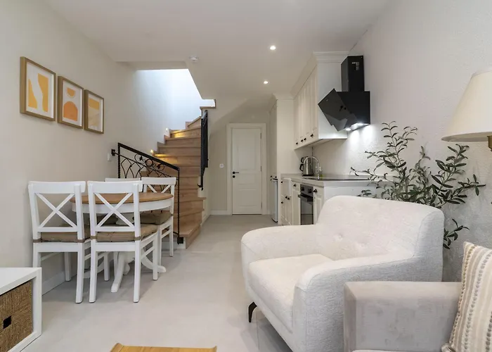 Naro Alaçatı Köyiçi Çeşme